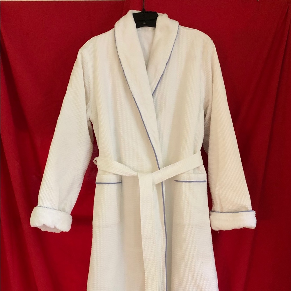 Bath Robe Lands End w/tie